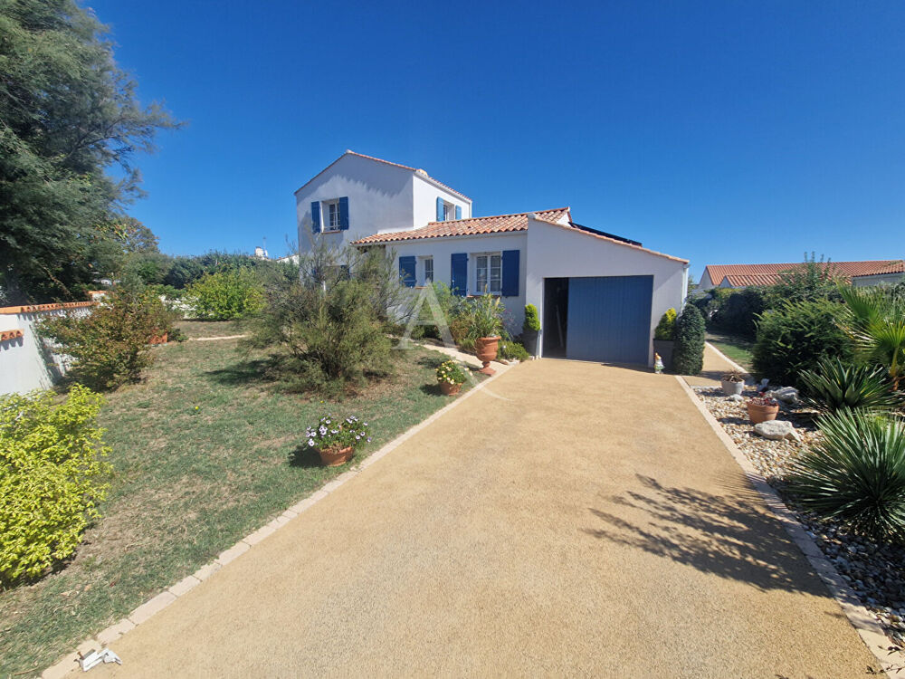 Maison BREM SUR MER à eux pas des commerces