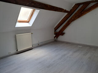  Appartement à louer 4 pièces 100 m²
