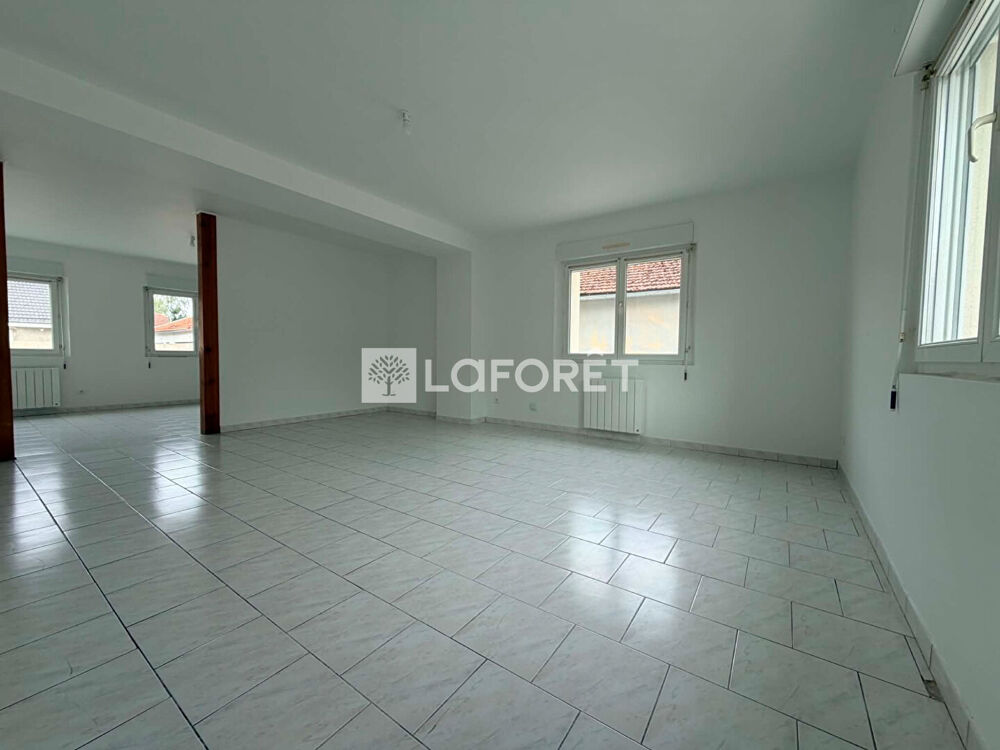 Appartement RDC, Attigny 93,74m²