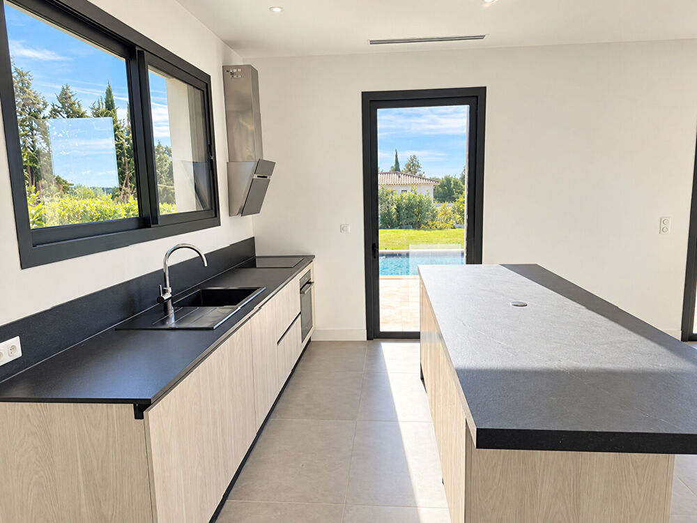 Location Maison LA BERGERIE  VILLA 160M²  PISCINE IBS TGV Les milles