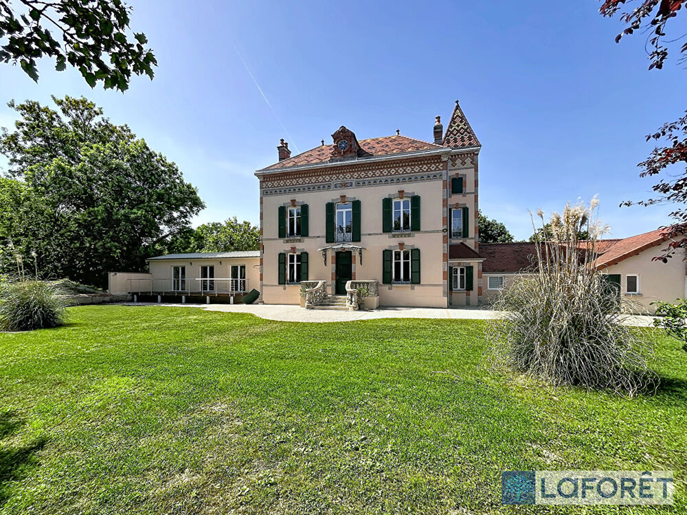 Maison Bourbonne-les-Bains 8 pièce(s) 198m²
