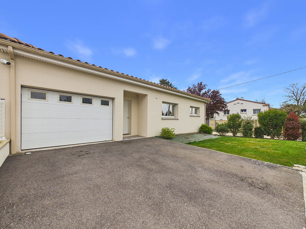 Maison récente plain pied de 106 m2 avec piscine et garage