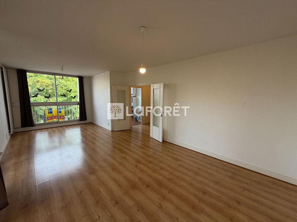 Location Appartement APPARTEMENT Chalons En Champagne - 5 pièces- 99.77 m² Chalons en champagne