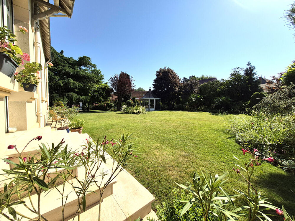 Vente Maison Maison Cambrai 10 pièce(s) 235 m2 Cambrai