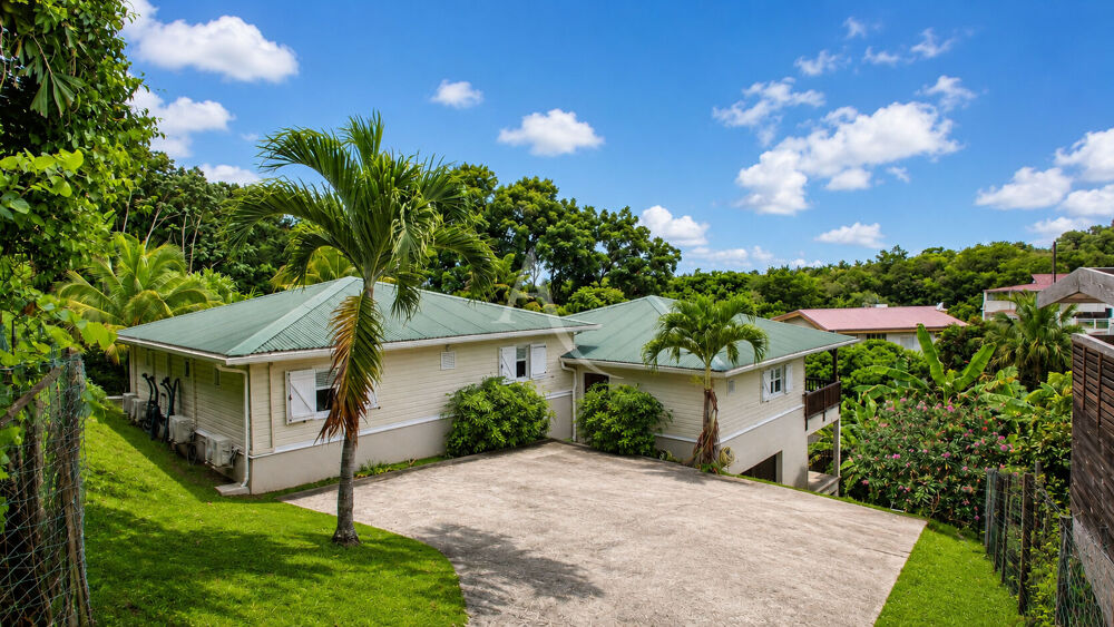 Vente Maison Villa quatre chambres avec piscine et environnement paisible sur les hauteurs de Fort de France Fort de france