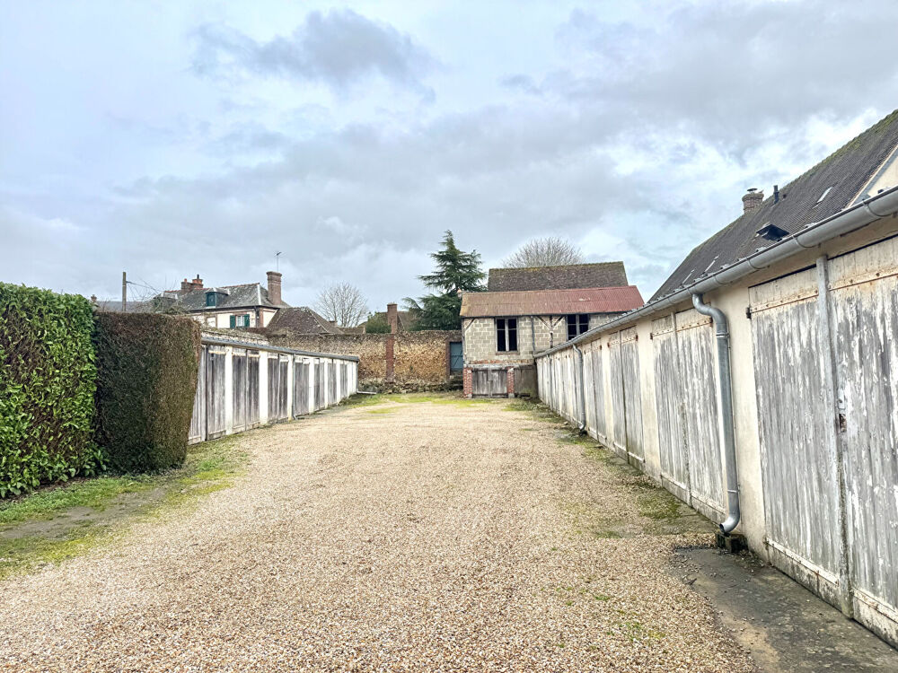 MAISON DE VILLE + 23 GARAGES À VENDRE EN CENTRE VILLE DE VERNEUIL SUR AVRE
