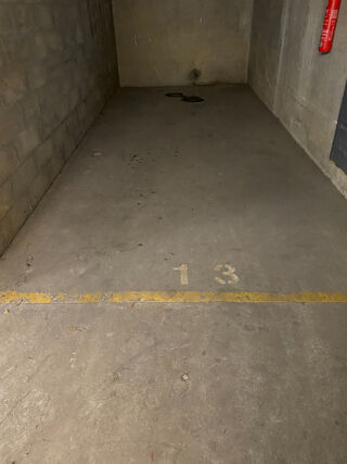  Parking / Garage à louer 12 m²