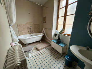  Maison � vendre 8 pi�ces 234 m�