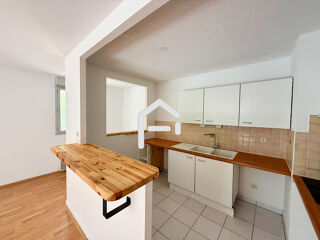  Appartement à louer 4 pièces 80 m²