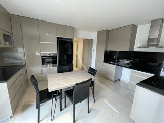 Appartement à louer 3 pièces 65 m²