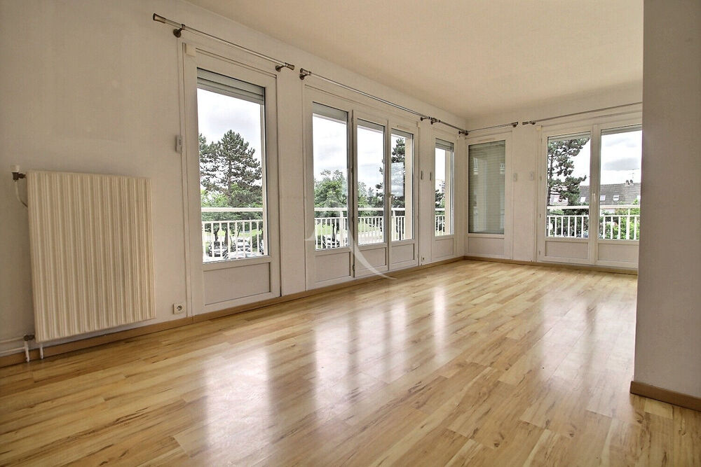 Appartement 3 pièces centre ville de Maurepas