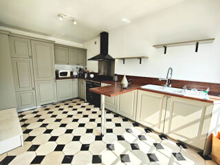  Maison à louer 4 pièces 164 m²