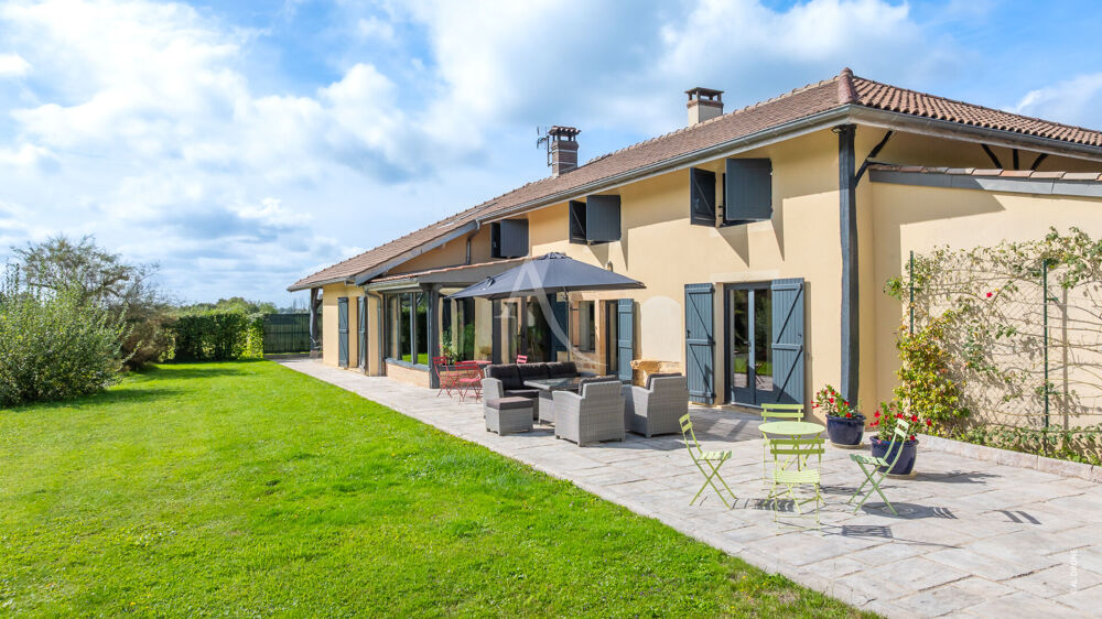 Propriété bressane de caractère - rénovation d'exception - 260 m² - Boissey