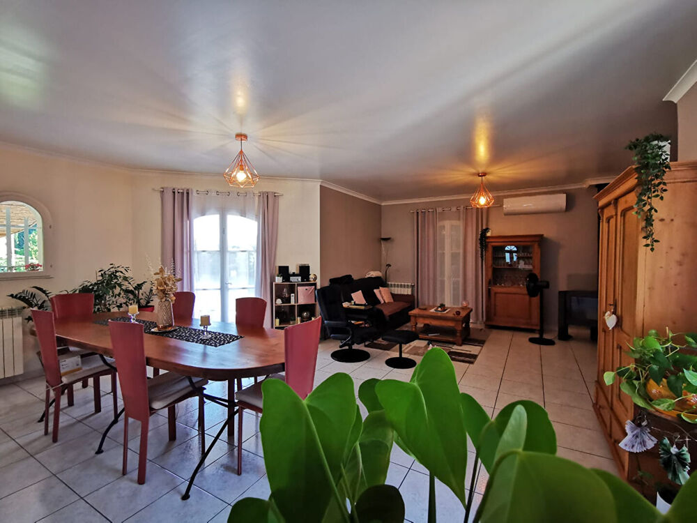 SUPERBE VILLA T6 AU CALME AVEC PISCINE ET GARAGE ENTRE SAUVETERRE & ROQUEMAURE