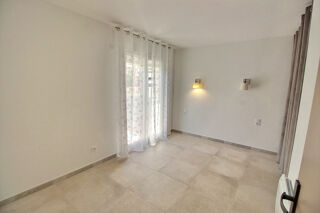 Location Appartement A LOUER  APPARTEMENT DE TYPE T3 EN REZ DE JARDIN AVEC GARAGE Perpignan