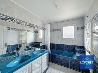  Appartement � louer 5 pi�ces 140 m�