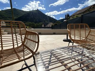 Villa à vendre 15 + pièces 1000 m²