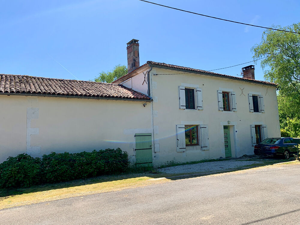 Vente Maison CHARENTE - Maison T6  avec Terrain, proche Champagne-Mouton Champagne mouton