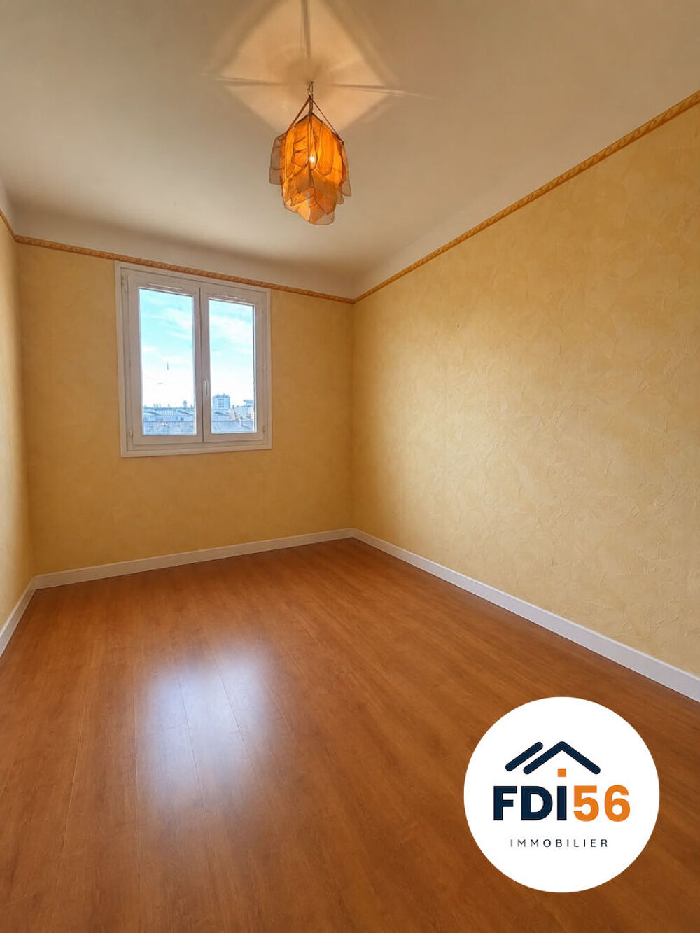 Vente Appartement GRAND T2 - 60m² - LORIENT CENTRE-VILLE DERNIER ÉTAGE BALCON  GARAGE & PARKING Lorient