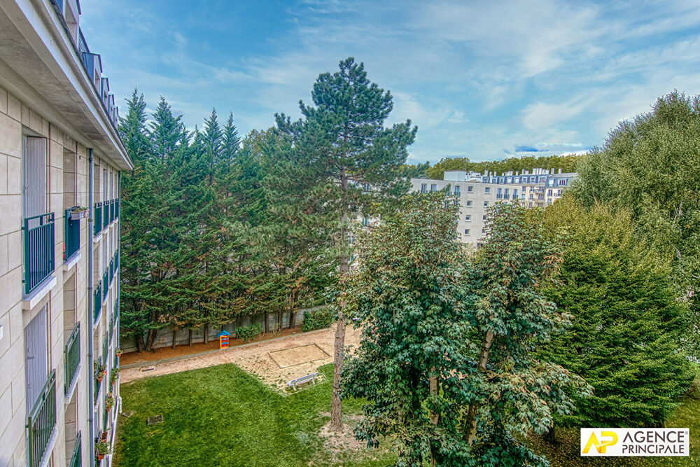 Vente Appartement Versailles Avenue de Paris appartement 5 pièces 125.17 m² carrez situé au 4ème étage avec ascenseur, cave, parking + box en opti Versailles