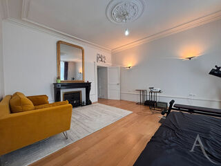  Appartement à louer 4 pièces 84 m²