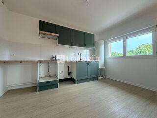  Appartement à louer 4 pièces 104 m²