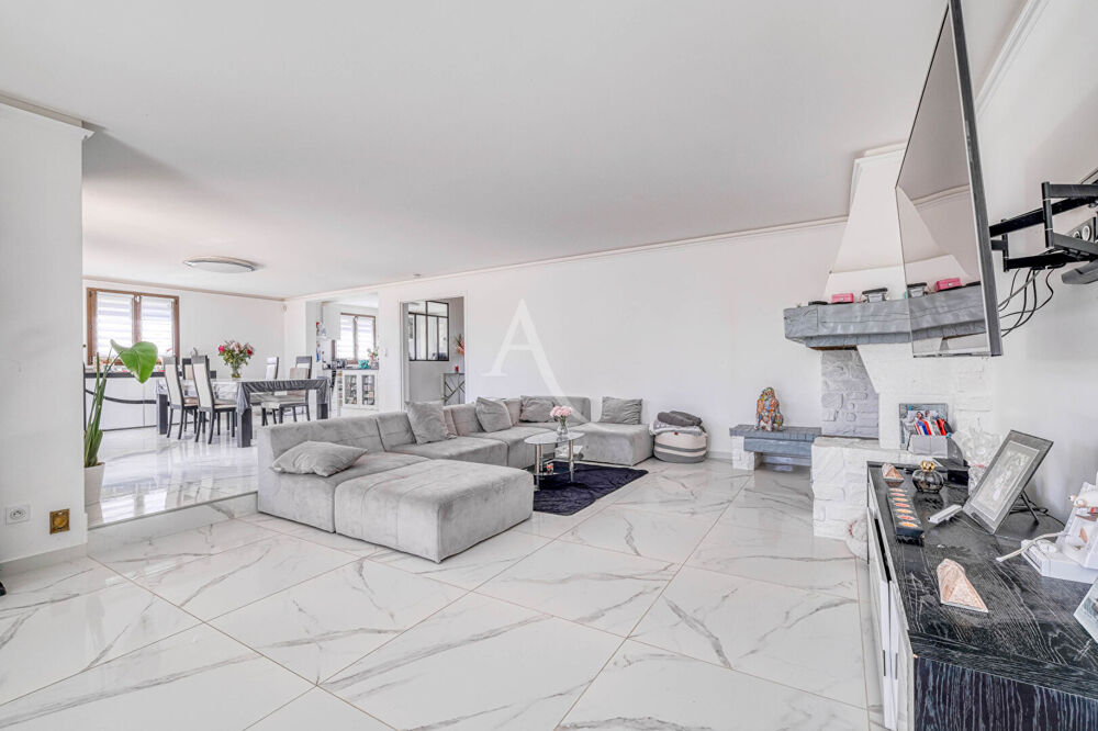 Vente Maison Grande maison familiale rénovée 216 m², 5 chambres, terrain sans vis-à-vis, garage triple Tournan en brie