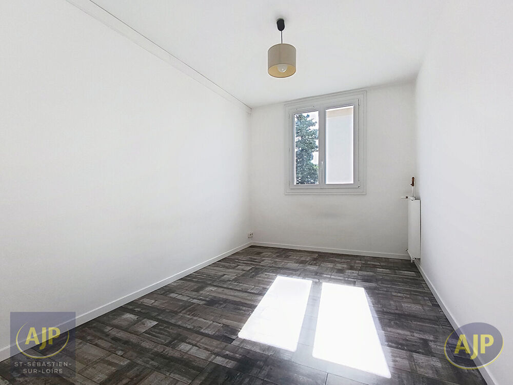 Vente Appartement Appartement T2 avec balcon, cave et parking à Saint-Sébastien-sur-Loire Saint sebastien sur loire