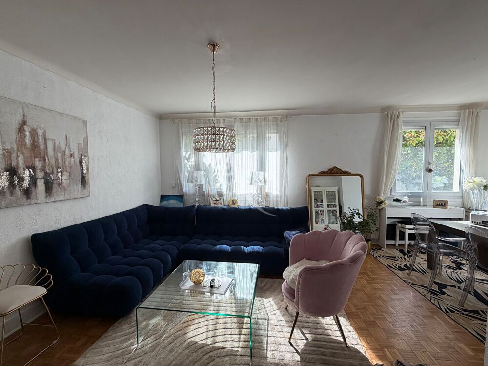 Vente Appartement NANTES MONSELET SAINTE-THERESE Très beau T3 de 84 m2 avec loggia, cave, grenier et box fermé Nantes