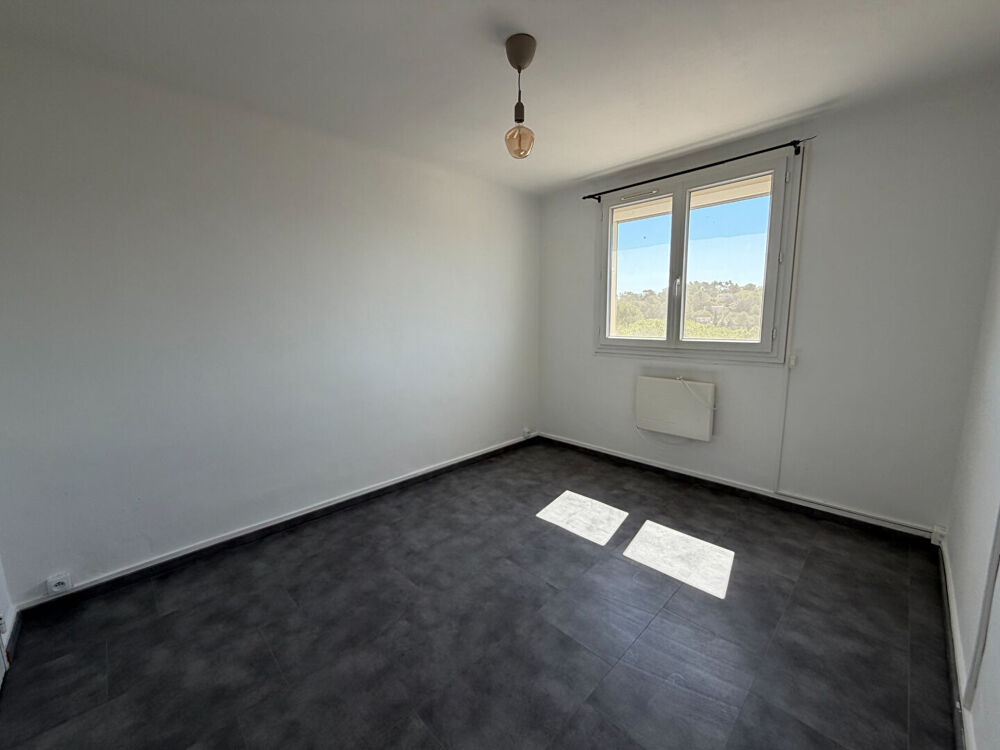 NIMES, QUARTIER ROUTE D'UZES APPARTEMENT TYPE 4 DE 60 M2 CLIMATISE