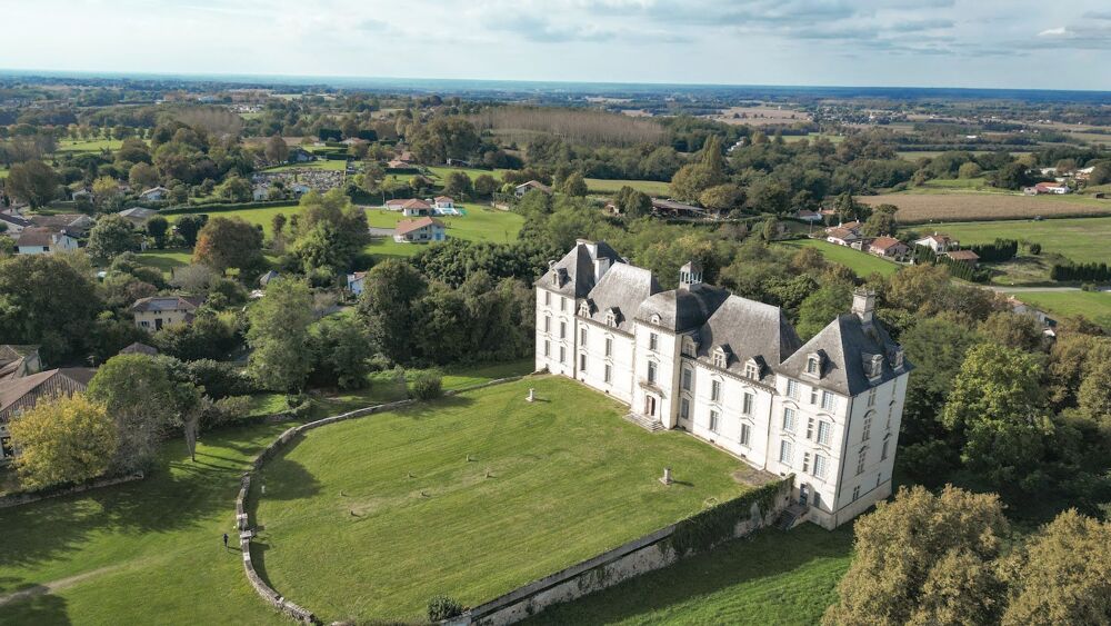 Vente Villa Château féodal au coeur des Landes sur 3,5 hectares Dax