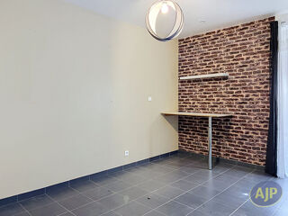  Appartement à louer 5 pièces 103 m²