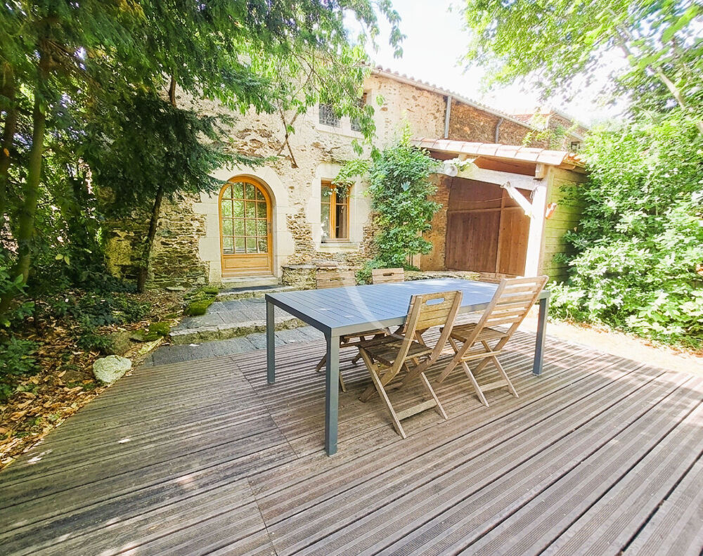 Maison Sigournais 8 pièce(s) 191 m2