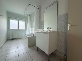  Appartement à louer 3 pièces 94 m²