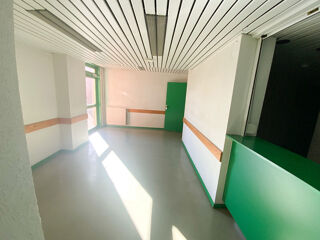  Immeuble à vendre 15 + pièces 8067 m²