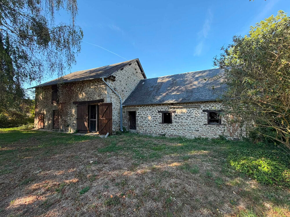 Vente Maison CREUSE - Superbe ferme entièrement rénovée avec dépendances et 2,7 hectares de terrain. La souterraine