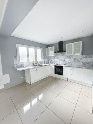  Maison  louer 7 pices 140 m