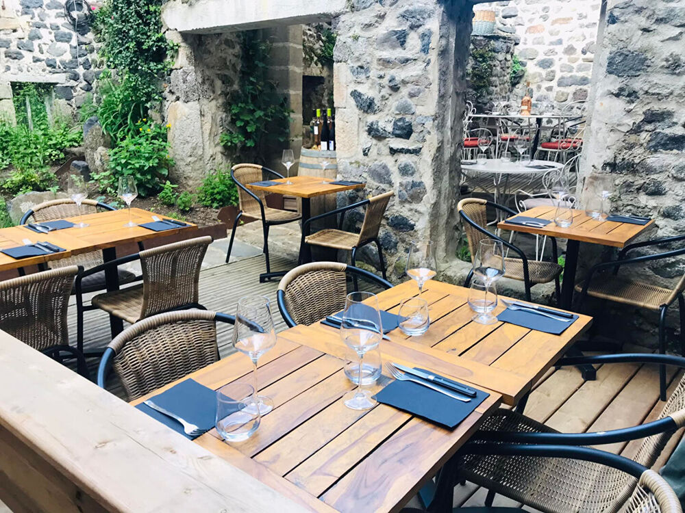   FOND DE COMMERCE RESTAURANT BAR A VINS dans village Touristique 