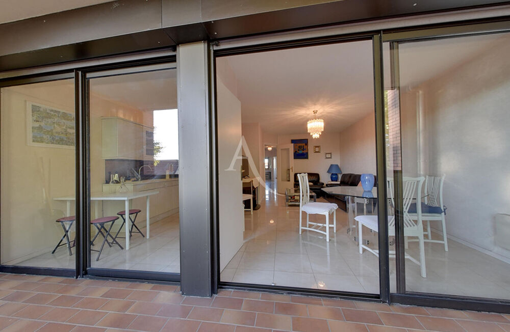 MONTAUBAN, centre ville, T4 traversant, ascenseur au palier, garage, terrasse