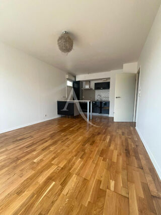  Appartement à louer 3 pièces 56 m²
