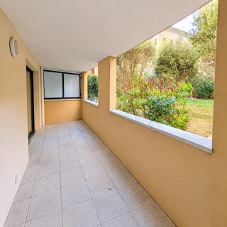 Vente Appartement AIX LA DURANNE - Type 2 avec terrasse et parking Aix en provence