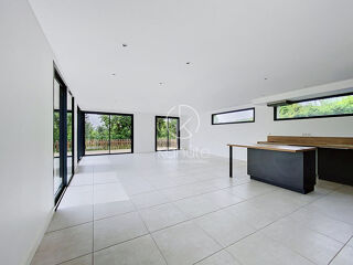  Maison à louer 7 pièces 165 m²