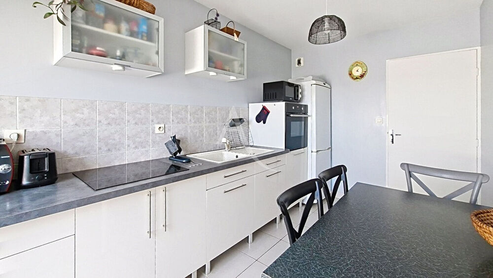 Appartement traversant avec ascenseur - Dernier étage - Angers (Saint-Lazare / Place Bichon)