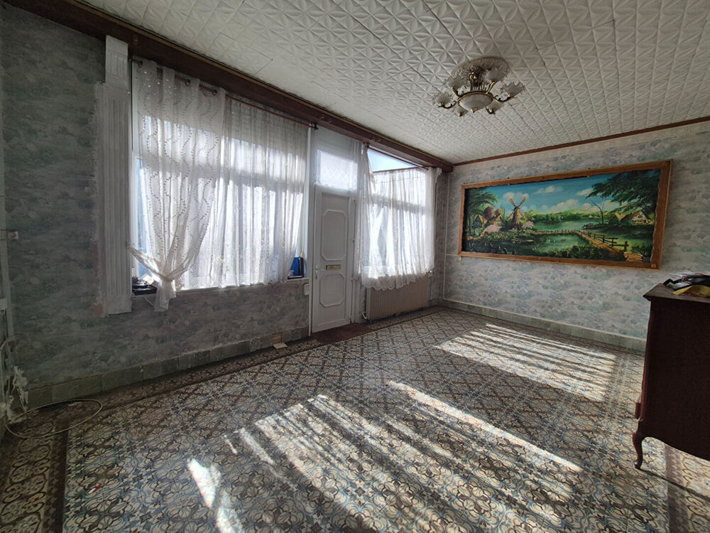 Vente Maison Maison  à rénover 140m2 possibilité 210m2 habitable  avec  garage 50m2  et son entrepôt.! Tourcoing