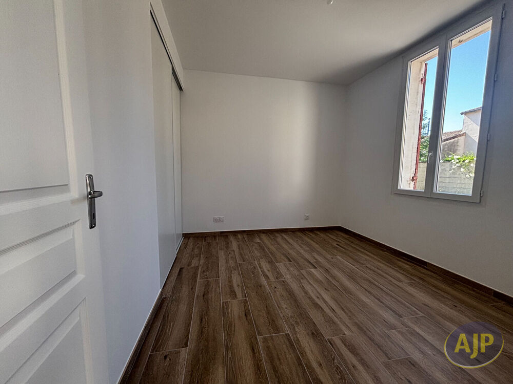 Location Appartement APPARTEMENT T3 AVEC  COUR Saint denis de pile