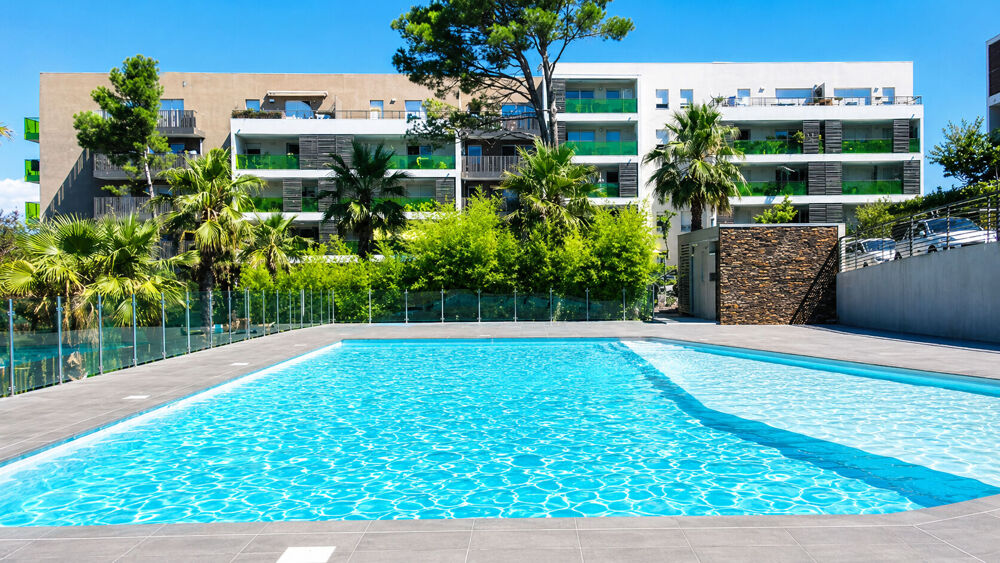 A vendre, Saint Raphaël, appartement deux pièces avec piscine dans une résidence récente