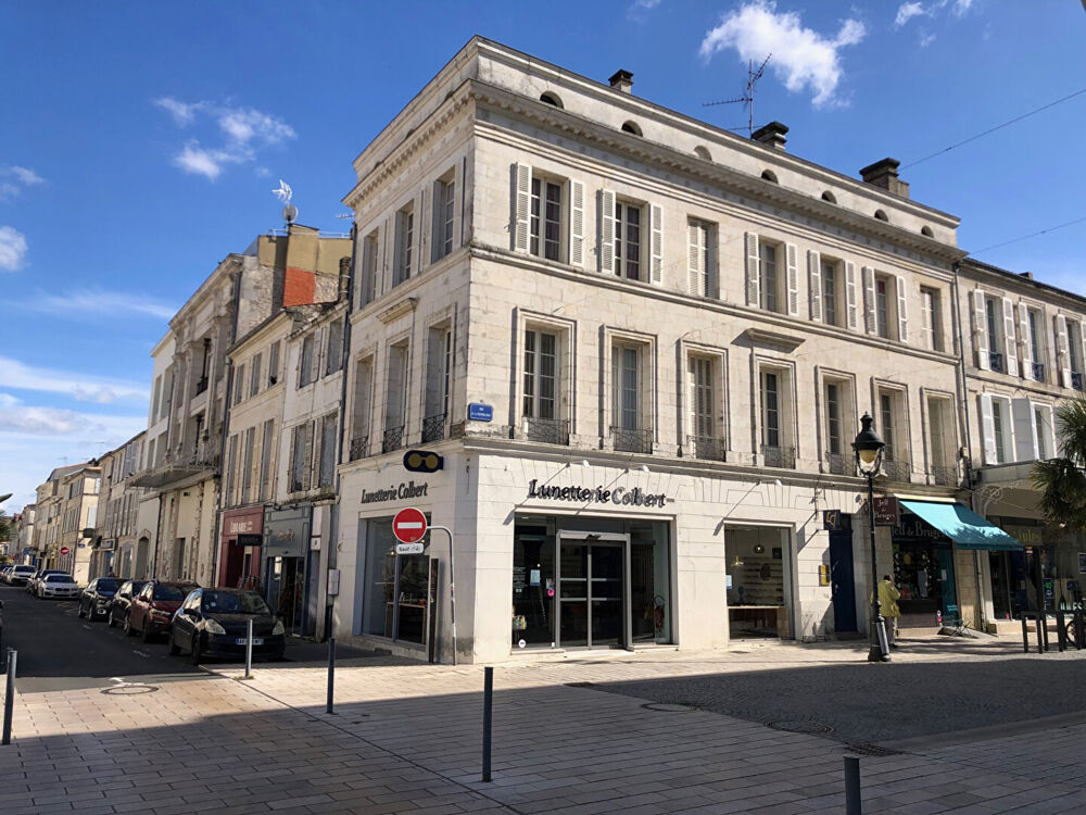 À vendre : Appartement spacieux de 5 pièces à Rochefort