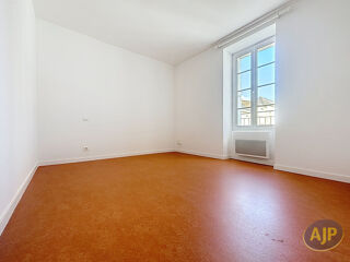  Appartement à louer 3 pièces 74 m²
