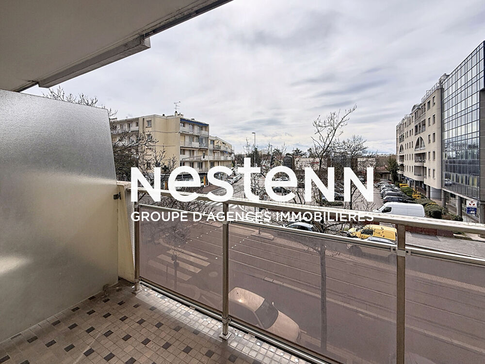   Locaux Professionnels ou Bureaux de 100m² Hyper Centre Mairie Roosevelt - 69500 BRON 