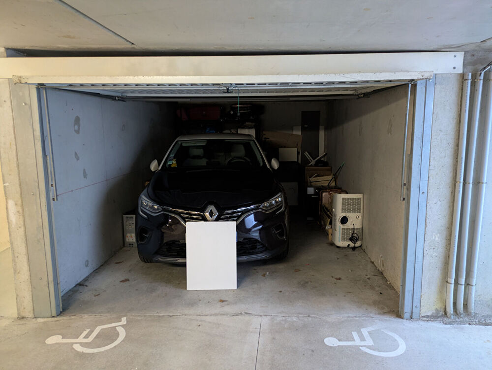 Vente Parking/Garage A VENDRE NANTES PREFECTURE GRAND BOX FERME Nantes